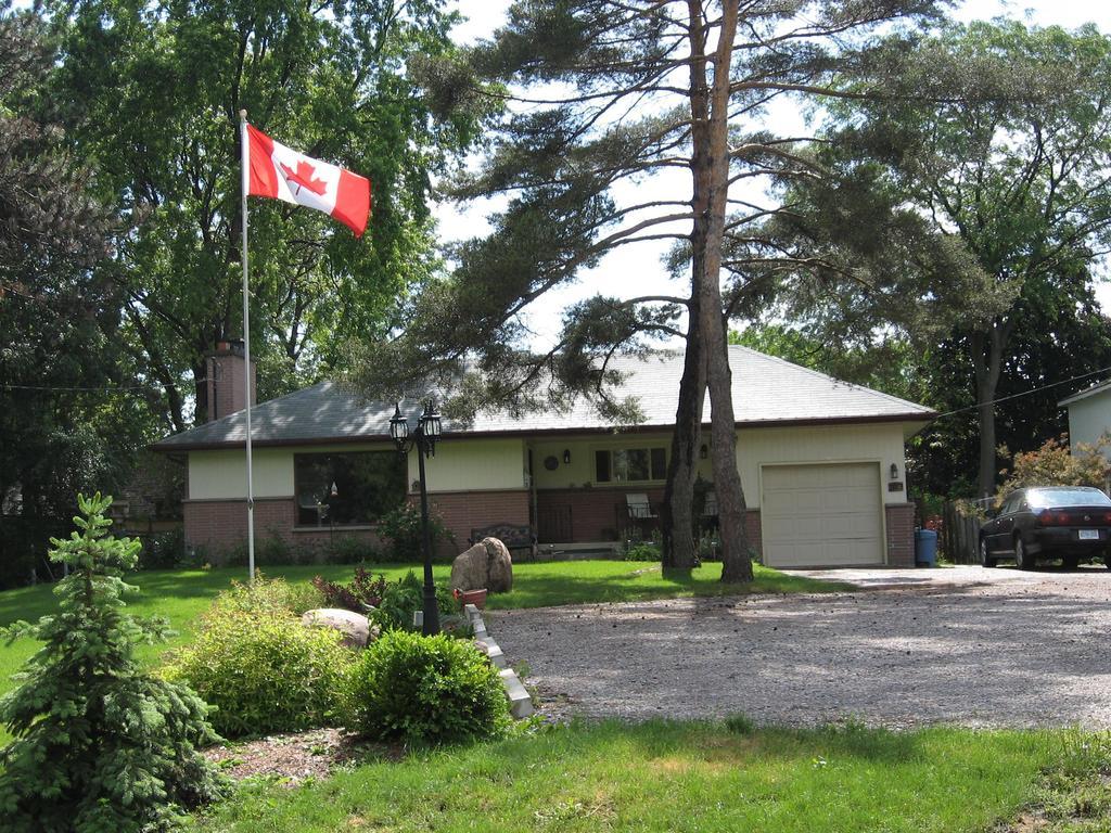 Twin Pines Bed And Breakfast Peterborough Exterior foto