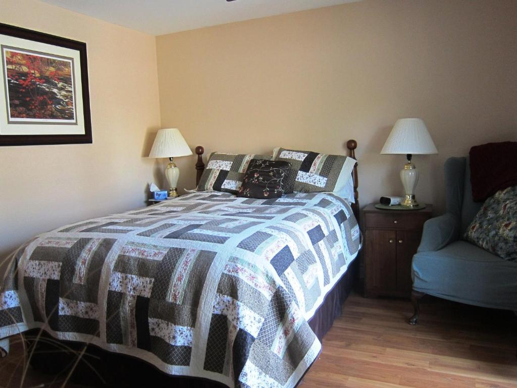Twin Pines Bed And Breakfast Peterborough Exterior foto