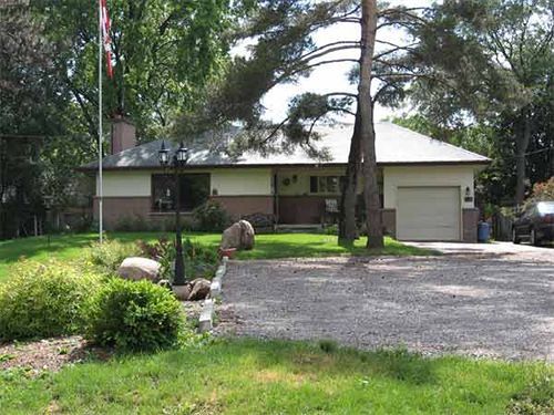 Twin Pines Bed And Breakfast Peterborough Exterior foto
